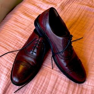 Johnston and Murphy Men’s size 11 Brown oxfords